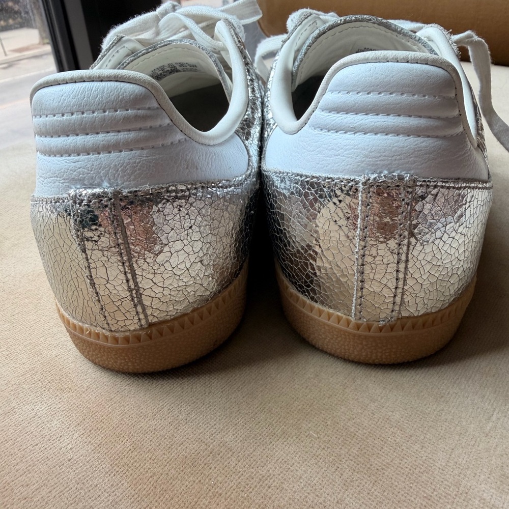 Adidas Silver Metallic Crackle Leather Sneakers with White Stripes size 6.5 US - Picture 3 of 4